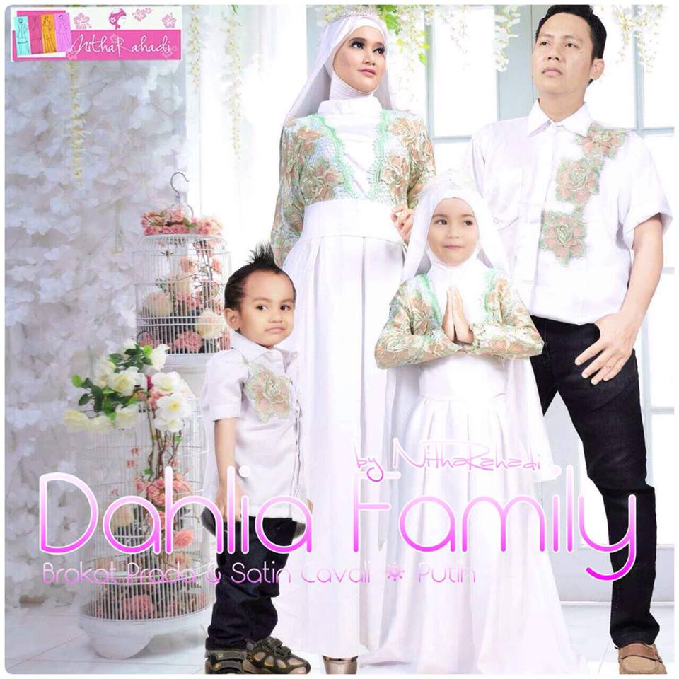 Inspirasi modis pembahasan baju muslim tentang  55+ Baju Couple Muslim Keluarga 2 Anak, Terkinі!