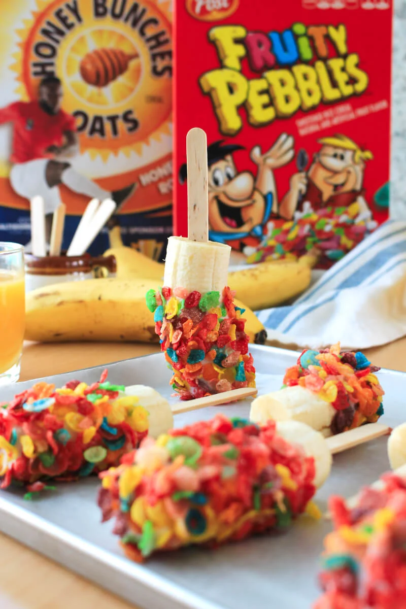 Fruity Pebbles and Banana Breakfast Pops is and easy breakfast recipe kids will love! #AD