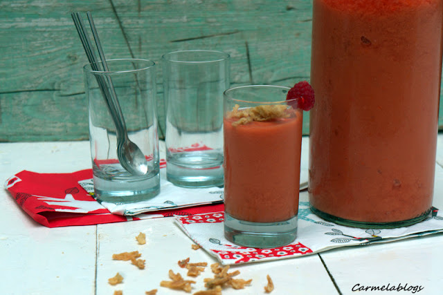 VASITO DE GAZPACHO DE TOMATE, FRAMBUESA Y FRESA