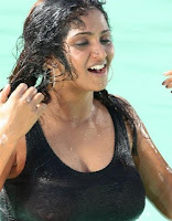 actress Bhuvaneswari wet images