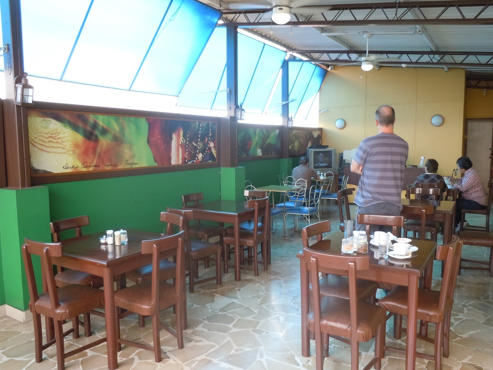 I Am Married to SuperAwesome Day 2, Sightseeing in Guayaquil