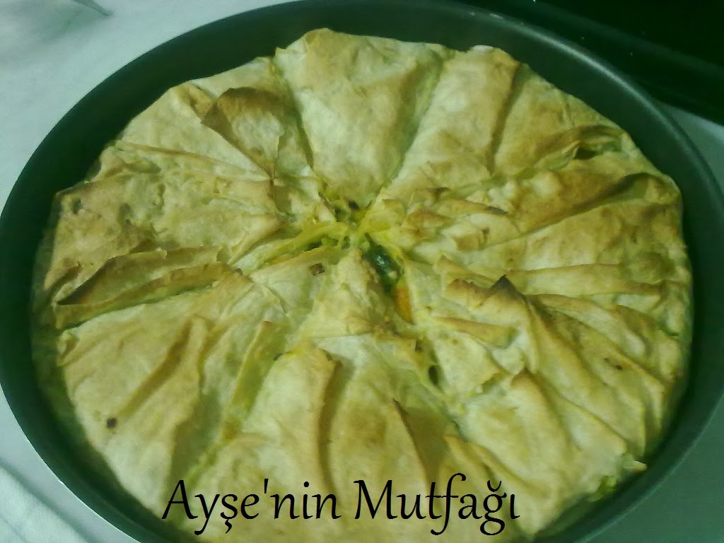 Hazir yufkadan pırasalı borek iki cesit börek