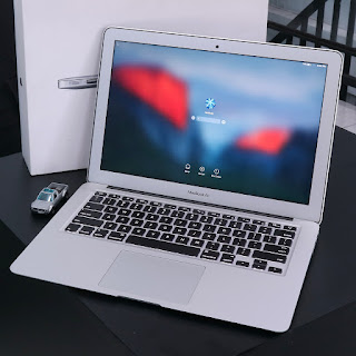 MacBook Air Core i5 (13-inch, Early 2015)