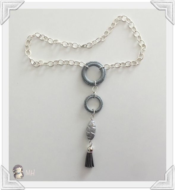 Collar plateado a crochet