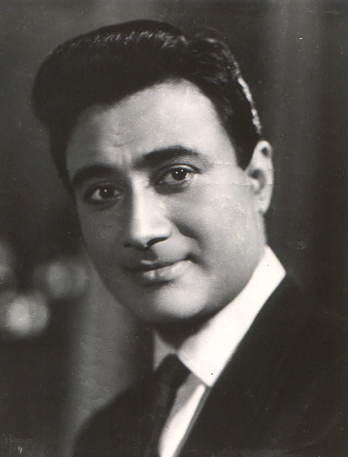 Golden Era Of Bollywood Dev Anand The Original Style Icon Of India 29 tracks | 62 albums. dev anand the original style icon of india