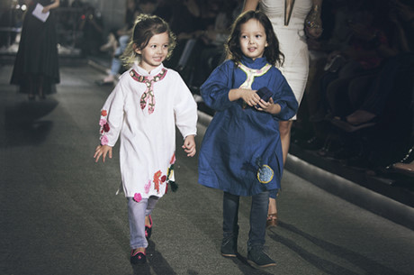 Sao Việt rộ mốt mang con lên sàn diễn thời trang - Ảnh 6 Sao Viet ro mot mang con len san dien thoi trang - Anh 6