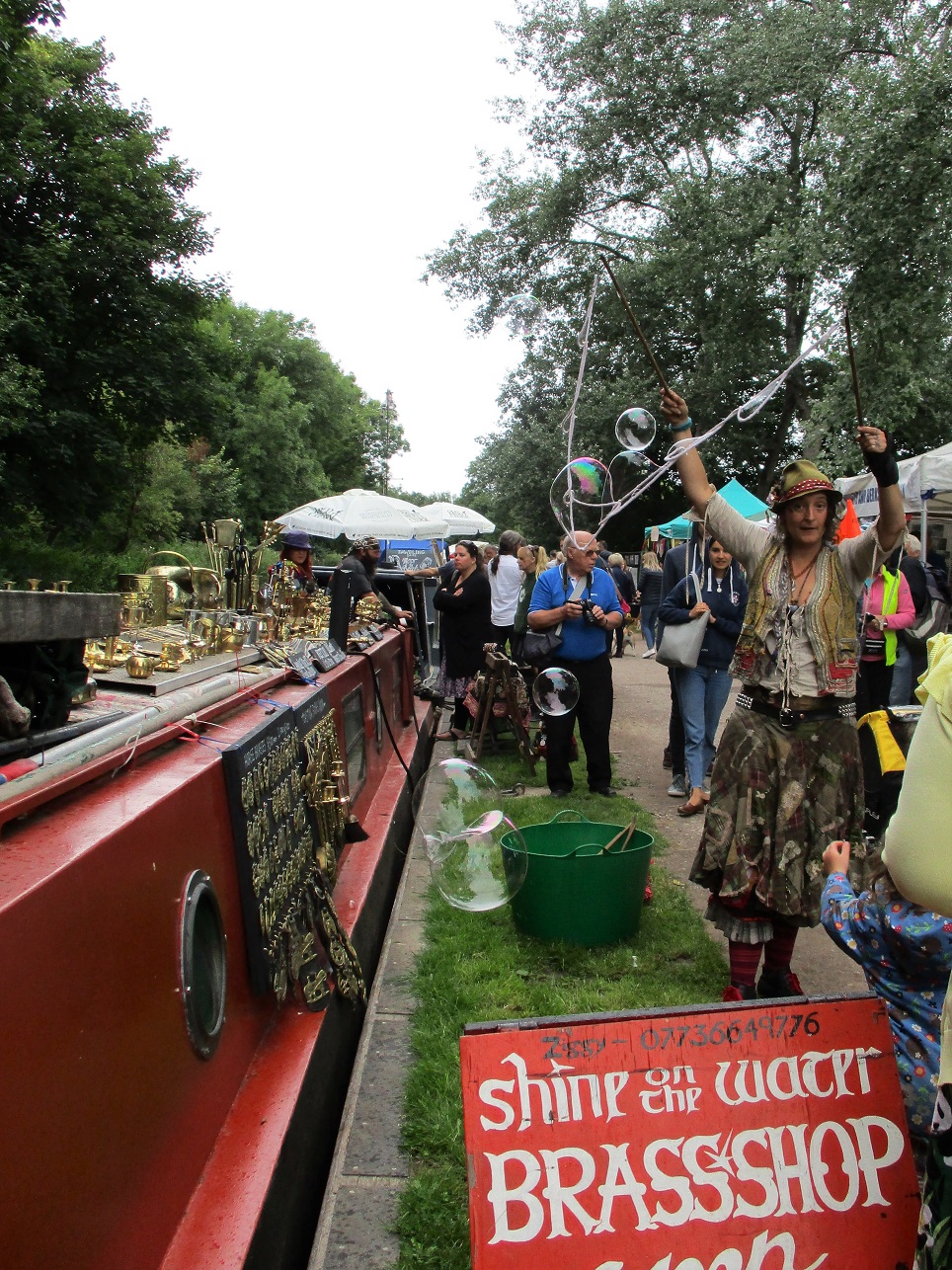 upside down in cloud Floating Market, Bradford on Avon, July 28 29 2018
