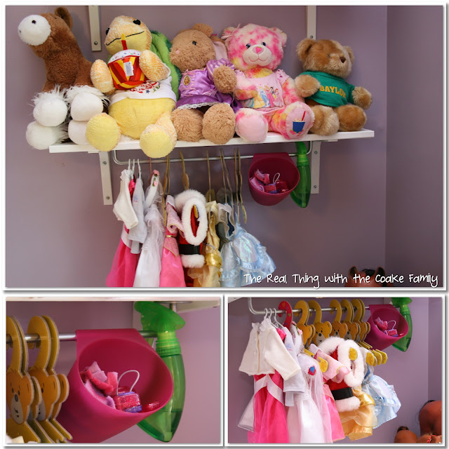 Fantastic $24 shelving storage solution. Perfect for a child room or playroom. Love this idea! #Organizing #Storage #Toys #RealCoake