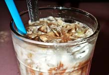  minuman cuek khas palembang ini biasa disajikan untuk menemani makan  Cara Membuat Es Kacang Merah Palembang Spesial