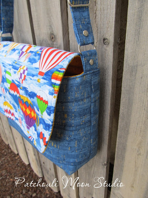 Patchouli Moon Studio~ Good to Go Messenger Bag in Hot Air Balloon fabric