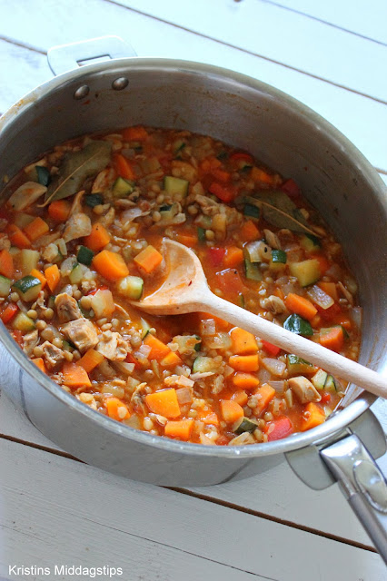 Krydret Røde Linser Og Kylling