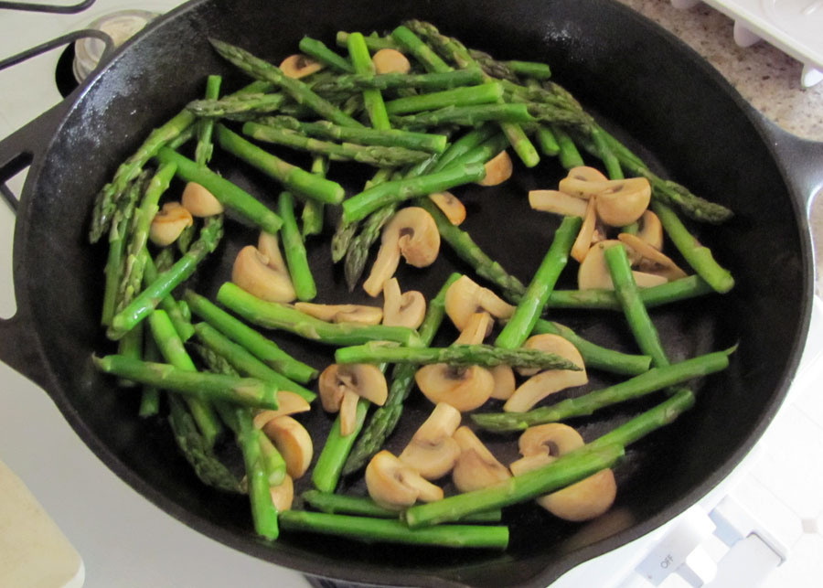 Smells Like Food in Here Asparagus Sauteed with Mushrooms