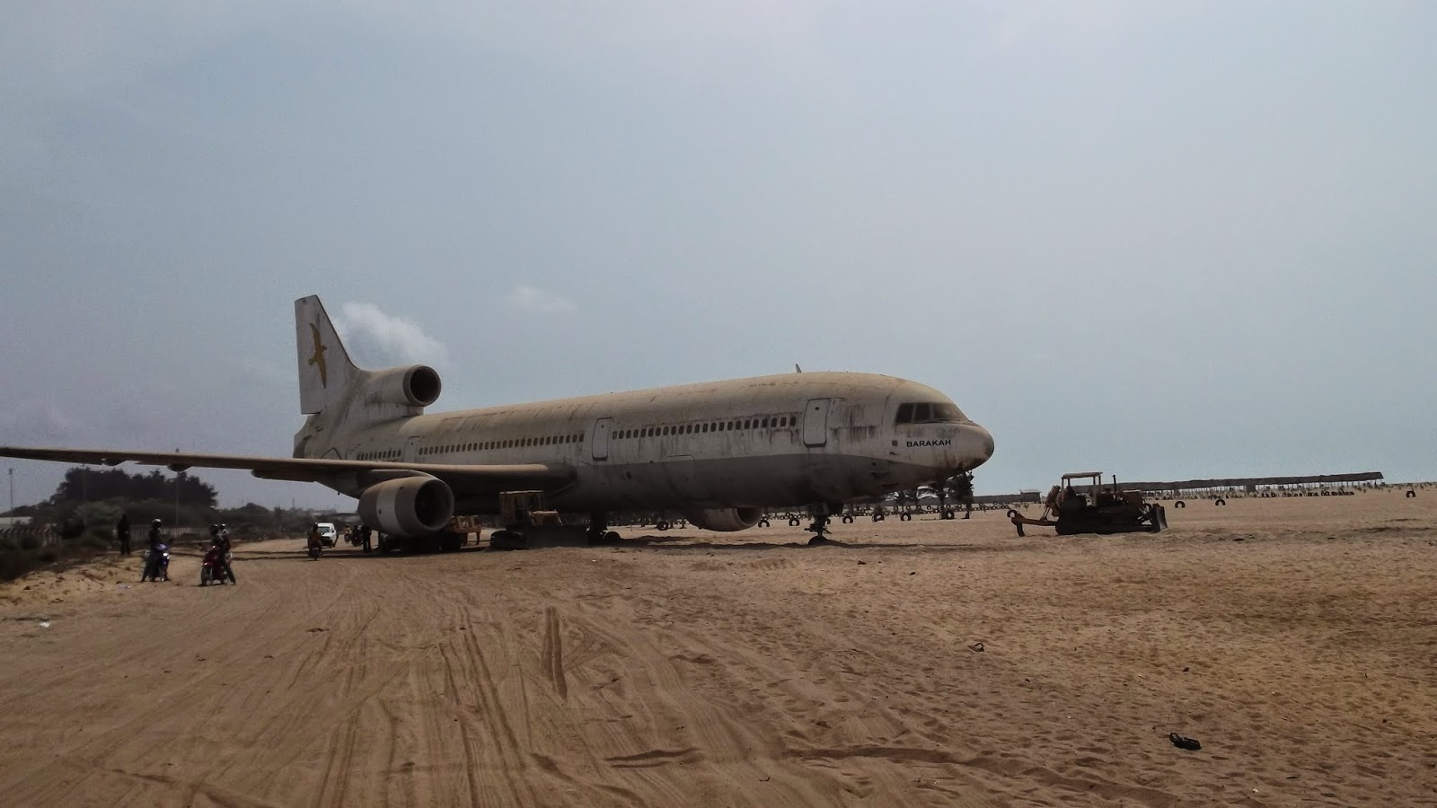 Globe-blogger.net: Le barakah, un avion échoué à Cotonou