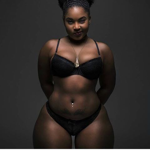 Makeout black curvy skinny