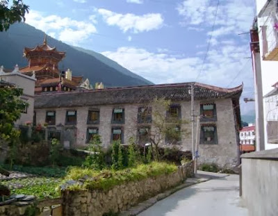 ~ W a y m a r k s ~: The Tibetan Gompas of Old Tachienlu