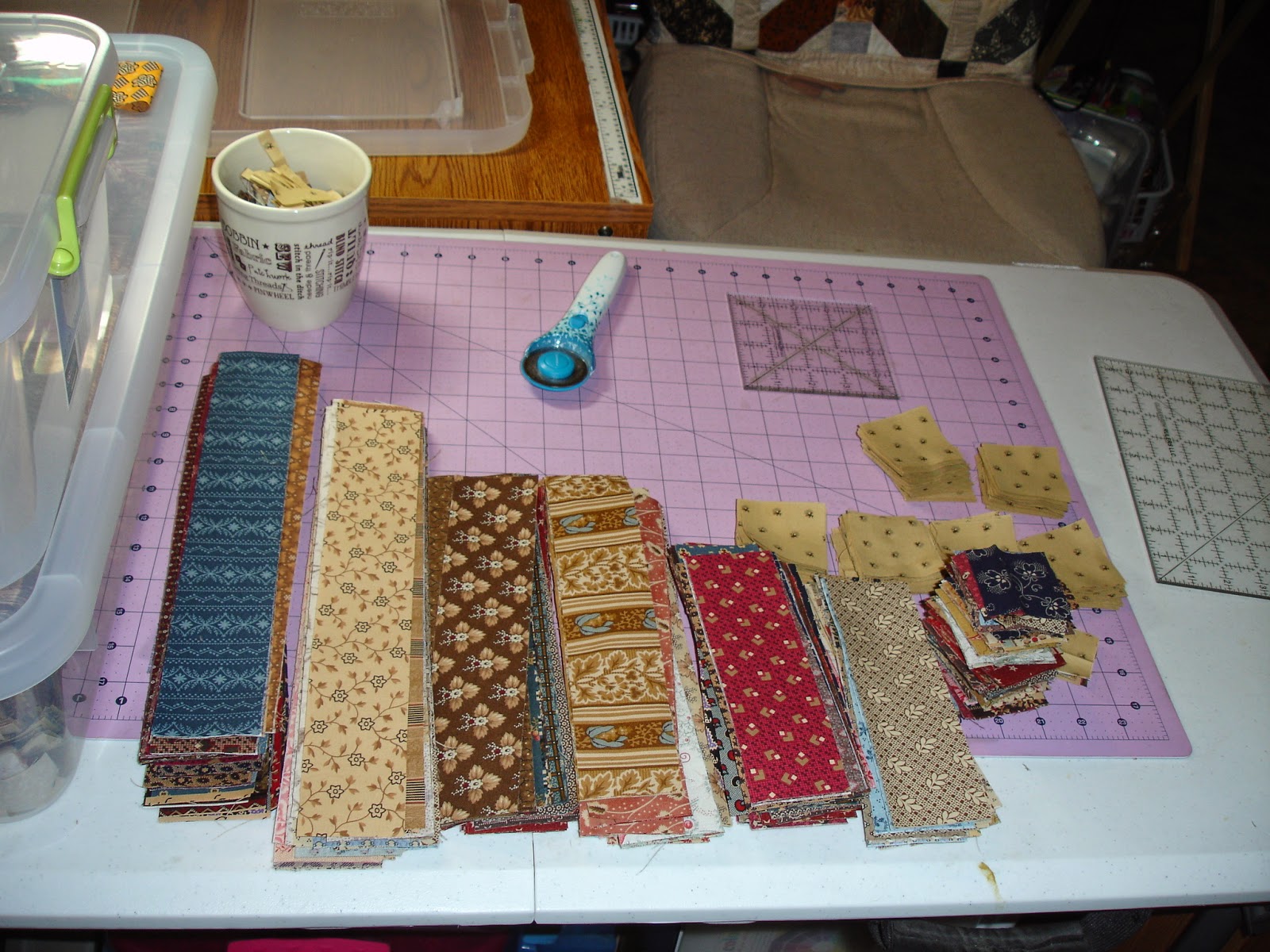 Subee Sews Quilts Working on the Libby's Log Cabin quilt.