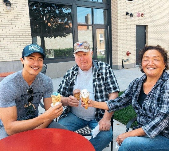 Daniel Henney shares another photo with his parents