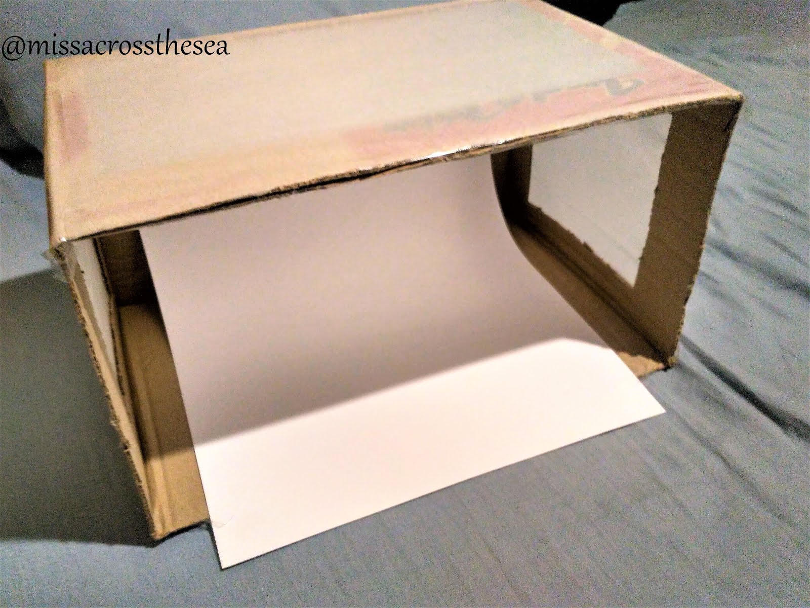 Miss Across the Sea (Eng) (DIY) Mini Photo Studio