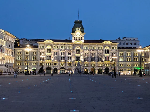Points of interest in Trieste City: Piazza Unita d'Italia at night