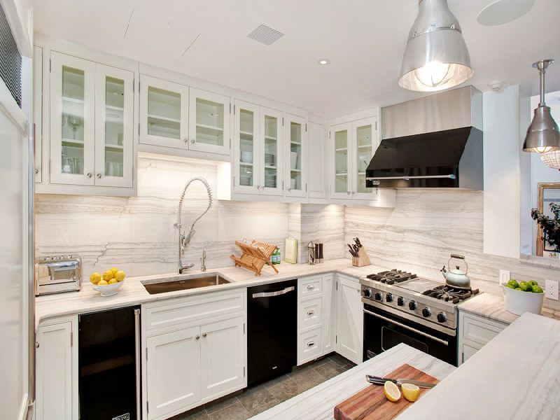COCOCOZY: UGLY OR PRETTY - WHITE CABINETS, BLACK APPLIANCES?!
