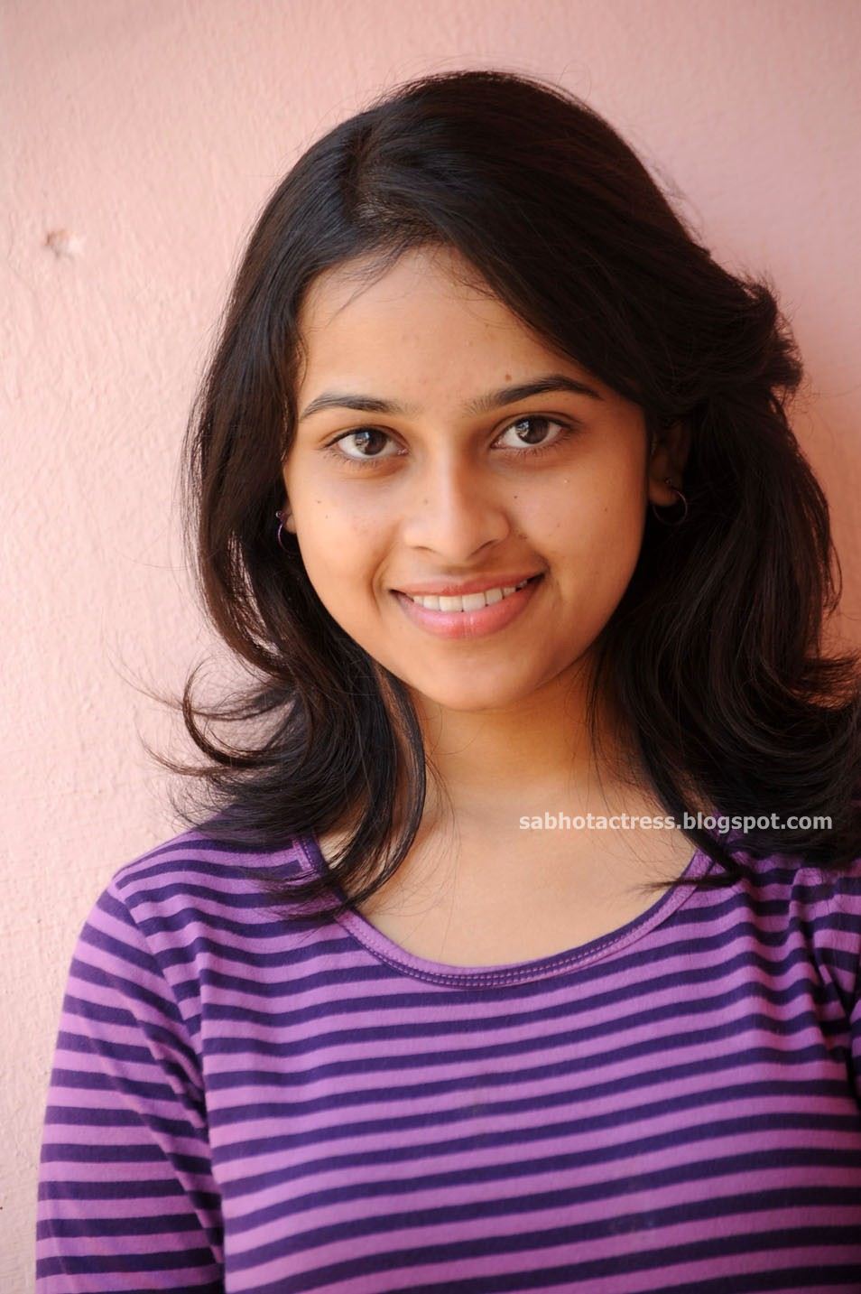 Sab Hot Actress Talugu Cute Actress Sri Divya Latest Photo Shoot Photo Gallery Stills