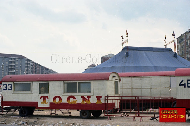 Le cirque Cesare Togni installé à Turin en avril 1973. Photo Hubert Tièche.  Collection Philippe Ros