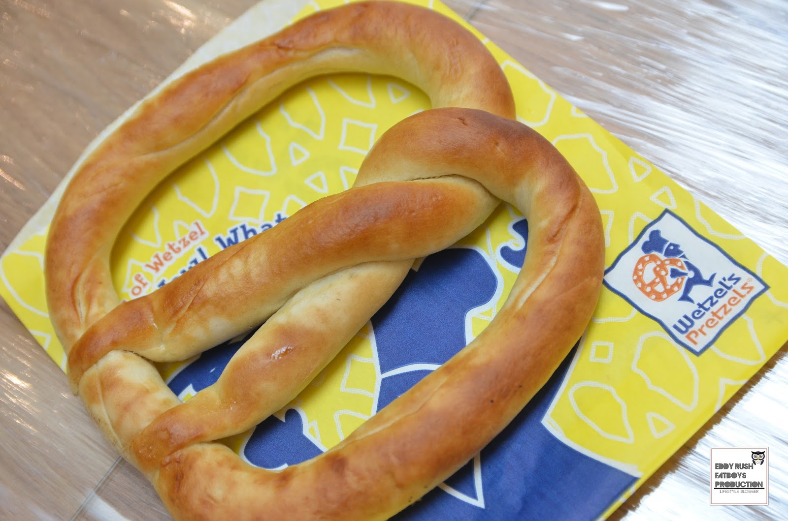 Wetzel's Pretzels , The Curve