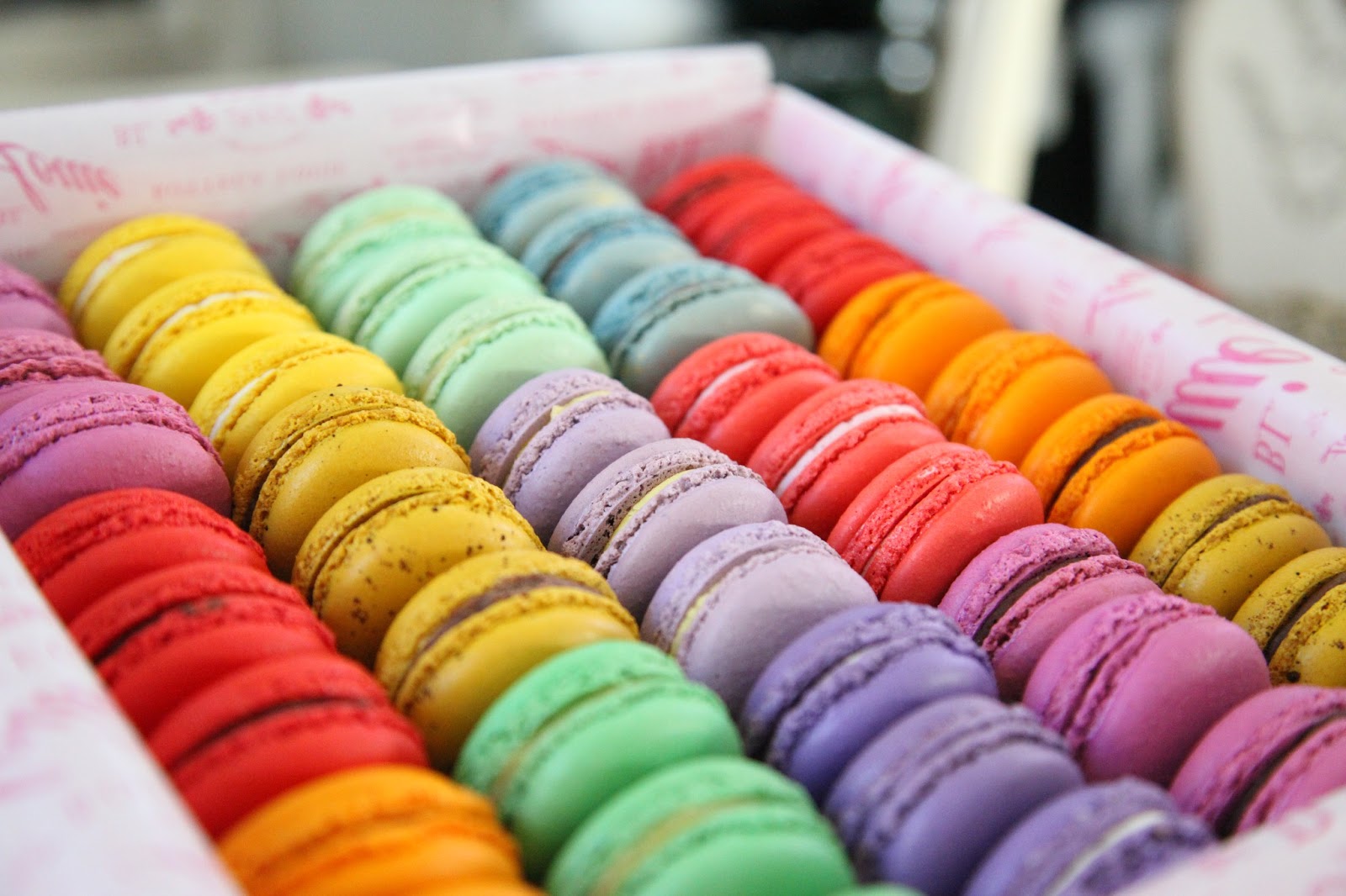 Bottega Louie Macarons Live. Laugh. Love.