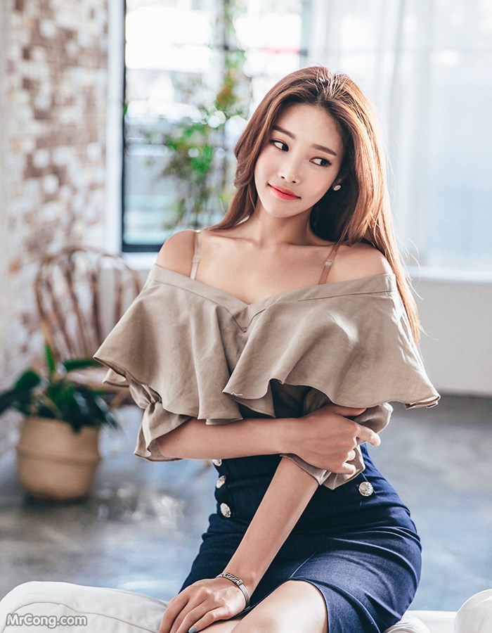 Beautiful Park Jung Yoon in fashion photoshoot in June 2017 (496 photos) photo 19-4