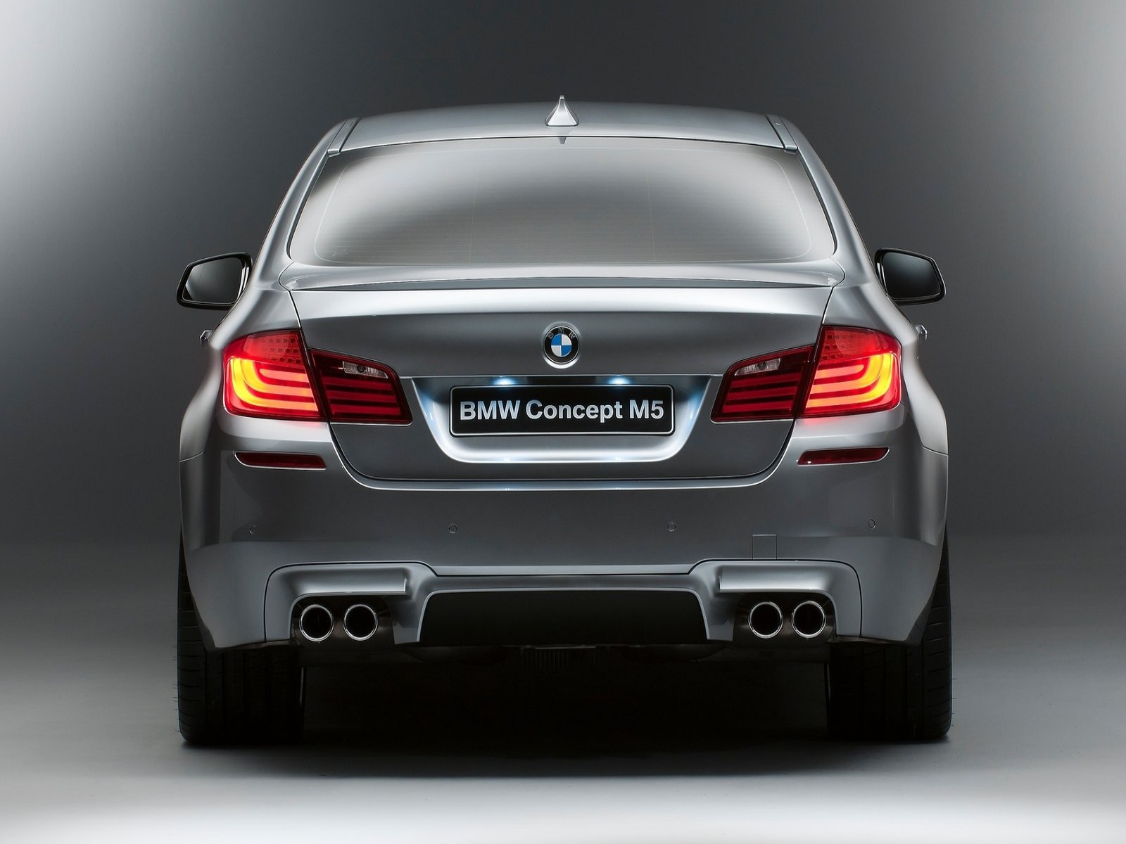 The Ultimate Driving Machine: The 2011 BMW M5 Concept