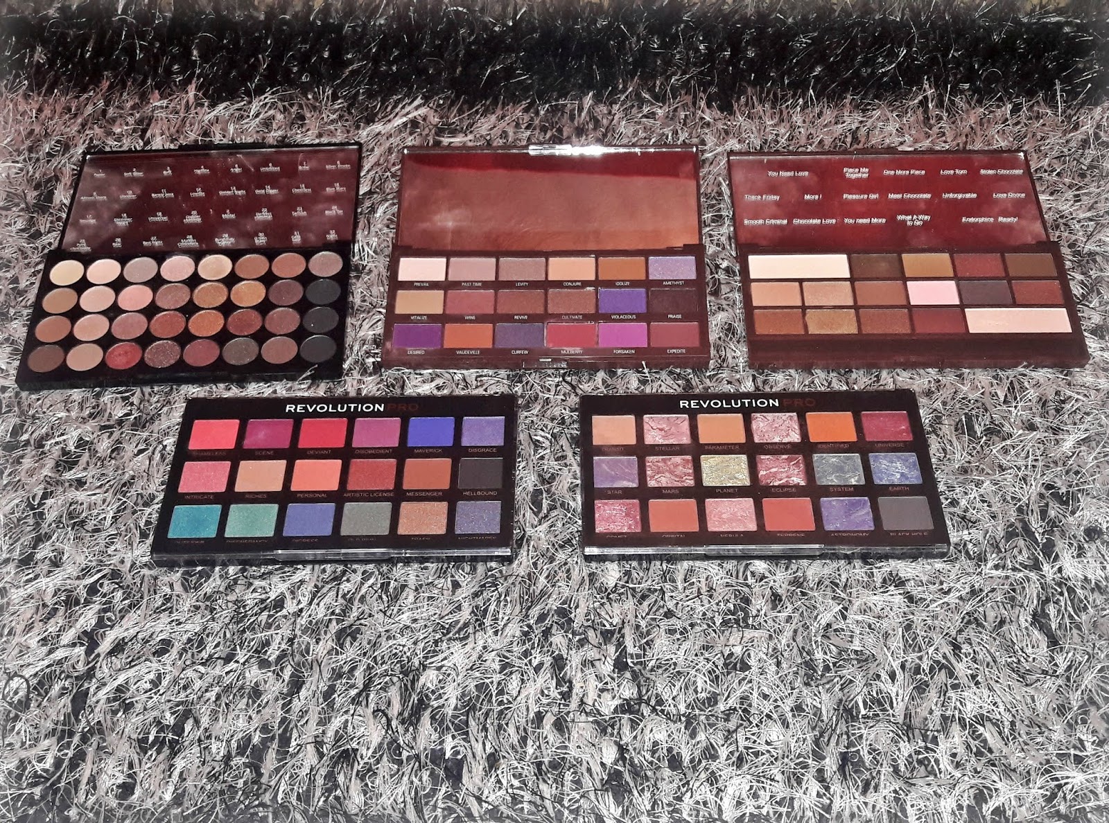 My Favourite Eyeshadow Palettes + Giveaway Sketches of a Life
