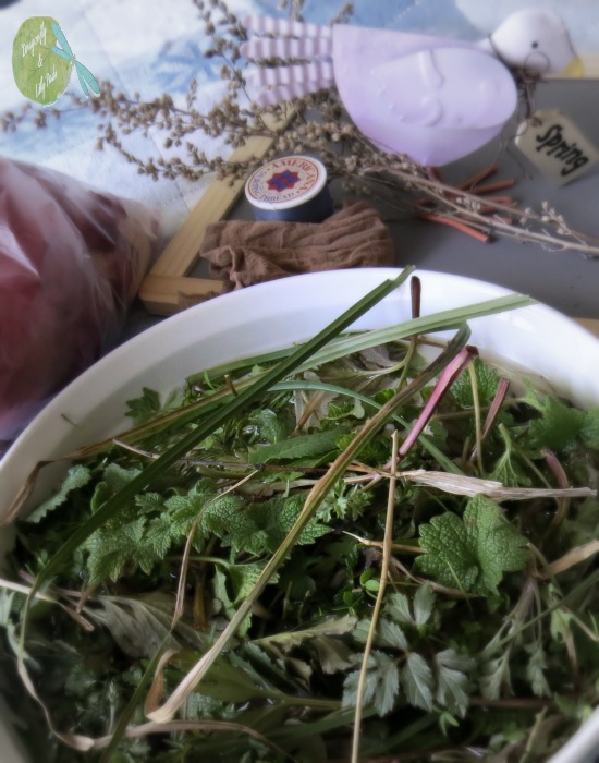 http://www.dragonflyandlilypads.com/2016/03/easter-egg-tradition.html