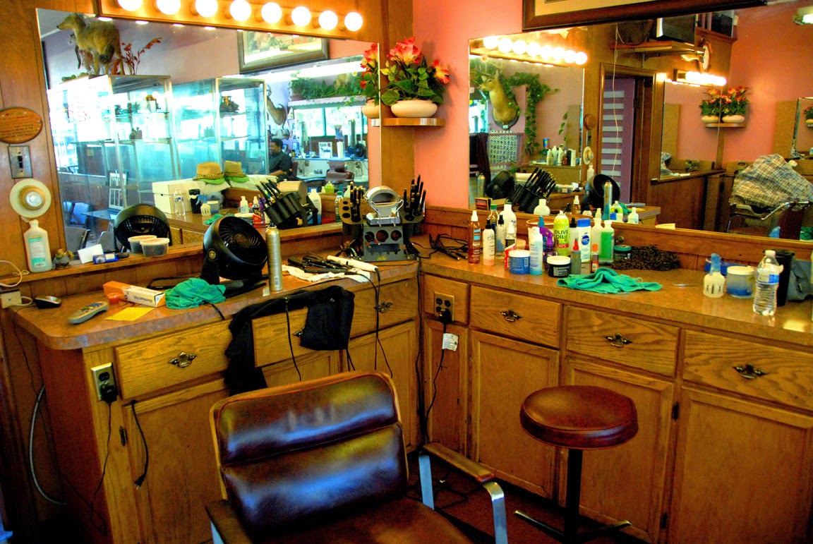 HARRY'S BARBERSHOP - David CLEMENTS Productions, image size:1152x771