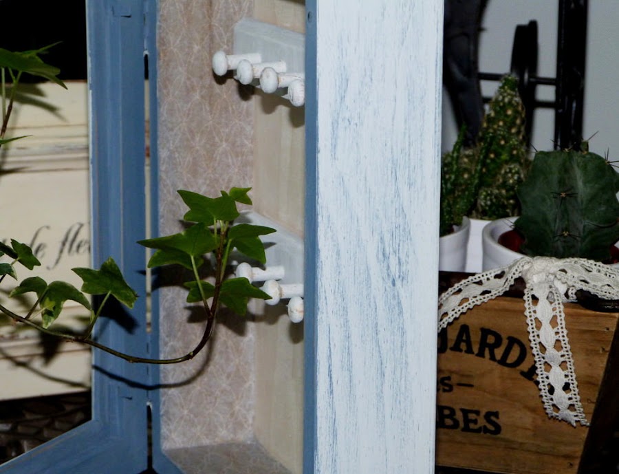 armario-llaves-madera-decapado