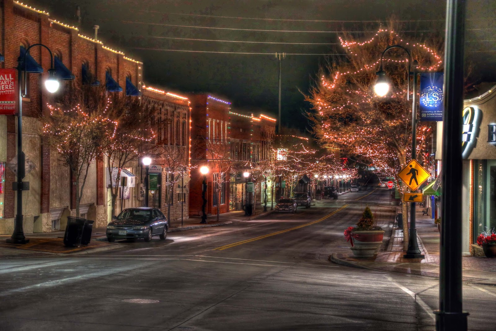 John and Sigrid's Adventures: Downtown Lee's Summit, MO - 12/23/2014