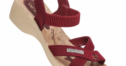 The Unexpected Reasons Indians Wear Sandals - twcw8p6