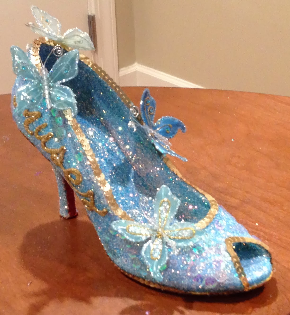 Confessions of a glitter addict: Cinderella Muses Shoe
