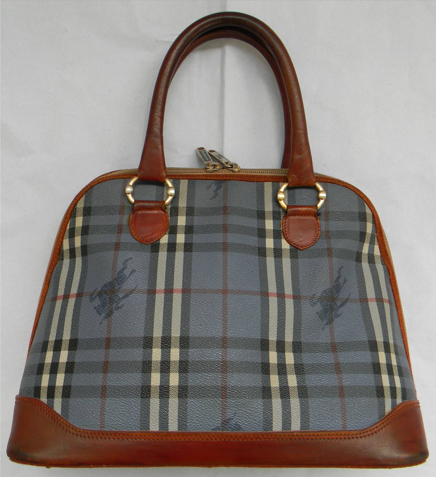 Janji Laku: Vintage BURBERRY Handbag - Restored