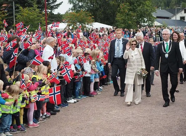 Queen Sonja of Norway received the Trysil Knut Award 2017 with a ceremony held at Fladhagen Park in Trysil