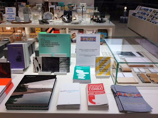 Imagenes de librerias con mesa