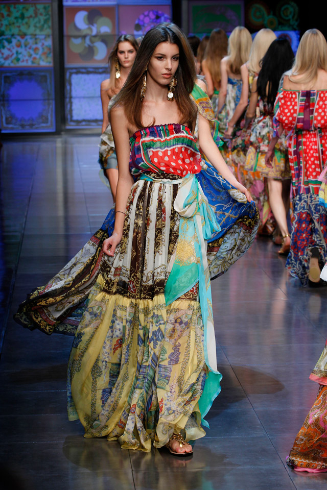 Please, Strike a Pose!: D&G and Dolce&Gabbana SS 2012