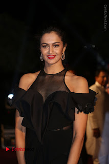 Actress Shu Aiyappa Stills in Stylish Black Long Dress at Gemini TV Puraskaralu 2016 Event  0002