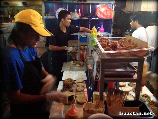 Burger Bakar Kaw Kaw Wangsa Maju