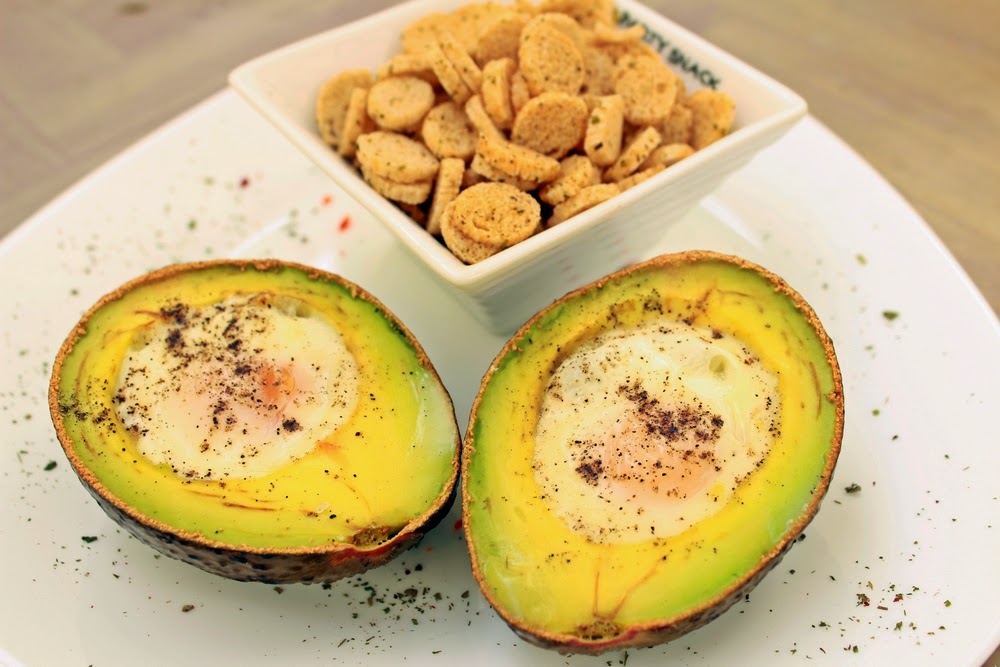 гнилой авокадо. гнилой авокадо хаас. авокадо хасс черное внутри. червивый авокадо. переспелый авокадо.