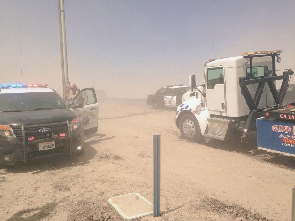 Fresno Visalia Bakersfield Accidents Dust Storm Causes 7Car Pileup on