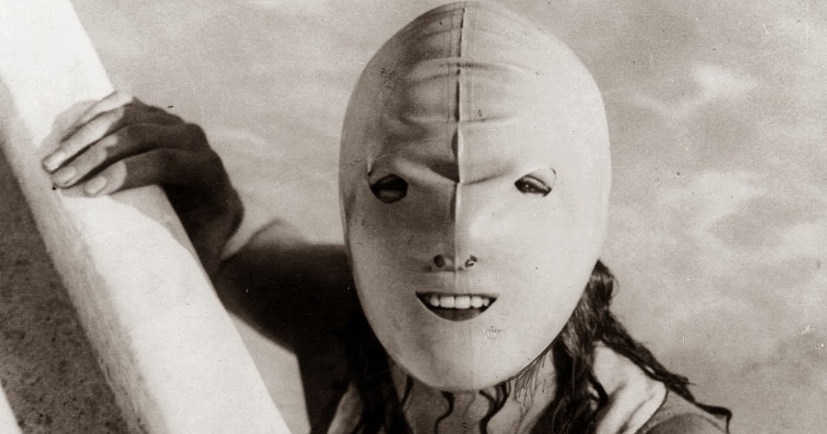 Download Full Face Swimming Mask 1928 Vintage Everyday PSD Mockup Templates