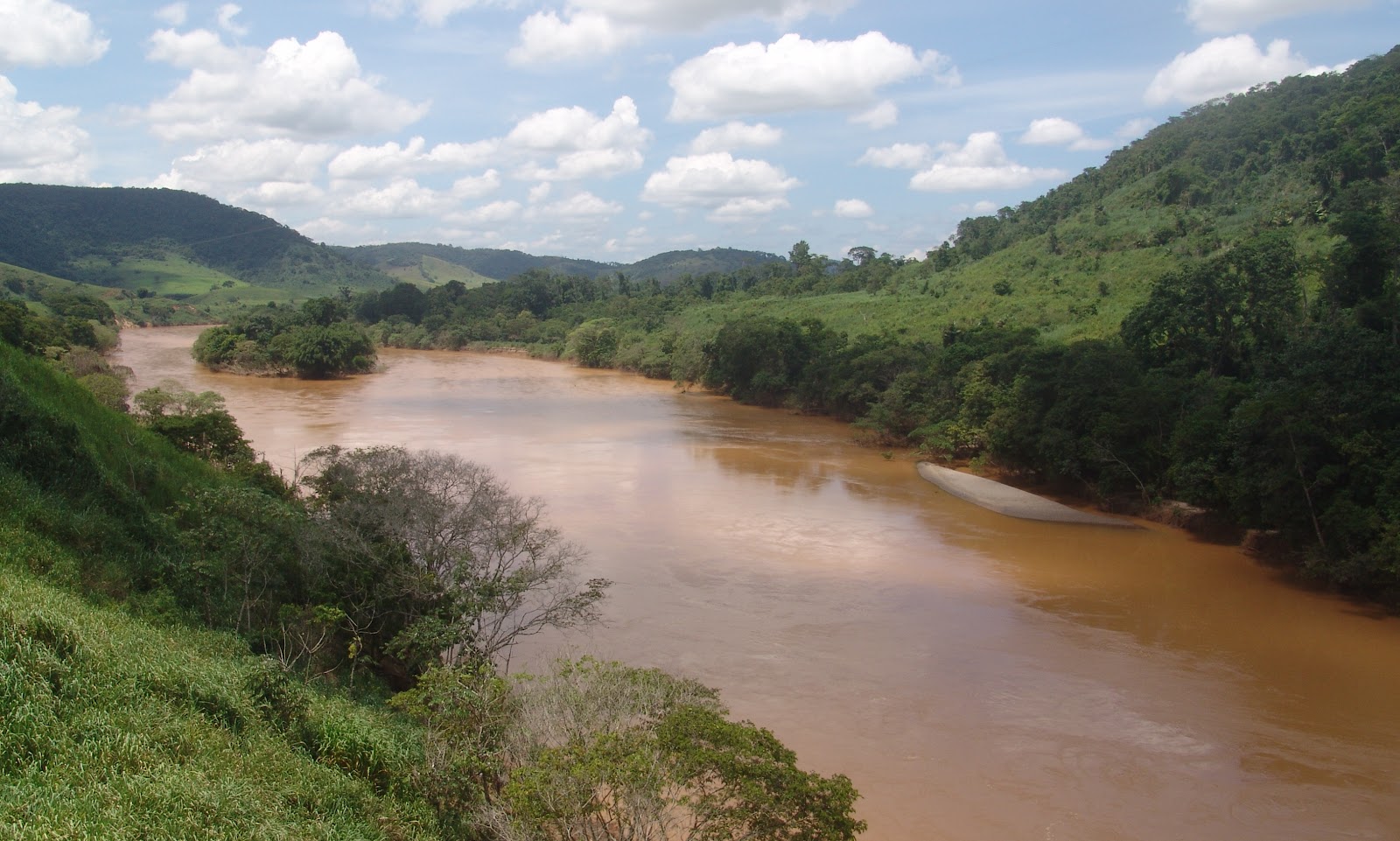 ILHÉUS DO PRATA Bacia do Rio
