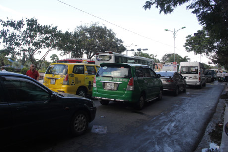 Rơi giàn giáo, tắc đường nghiêm trọng - Ảnh 6 Roi gian giao, tac duong nghiem trong - Anh 6