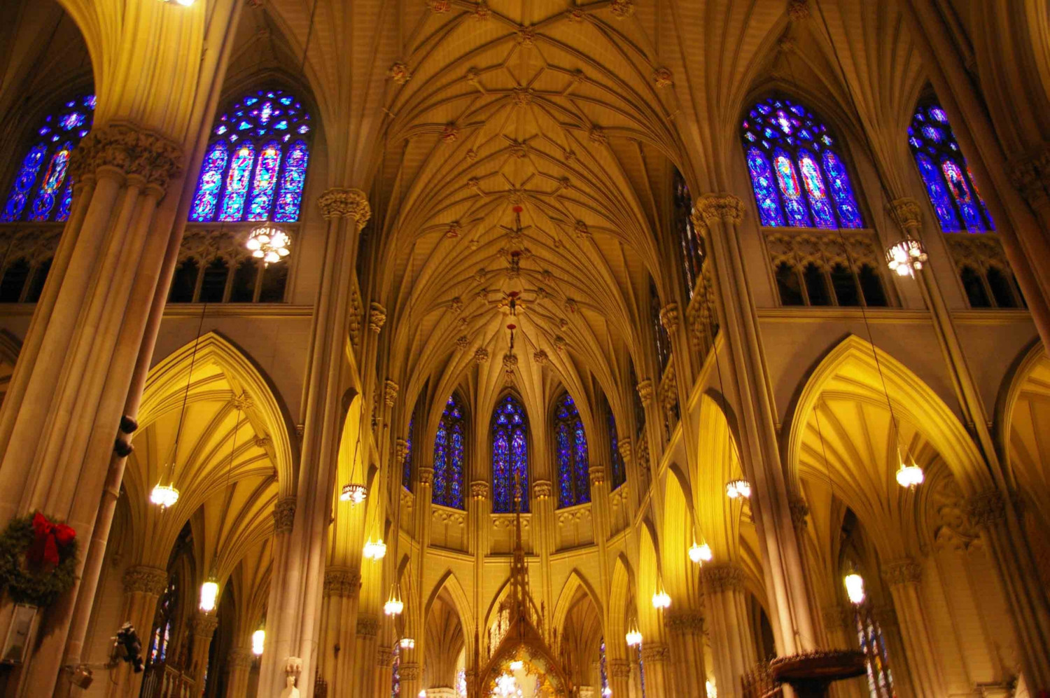 Amazing aerial and interior photos of St. Patrick's Cathedral in New ...