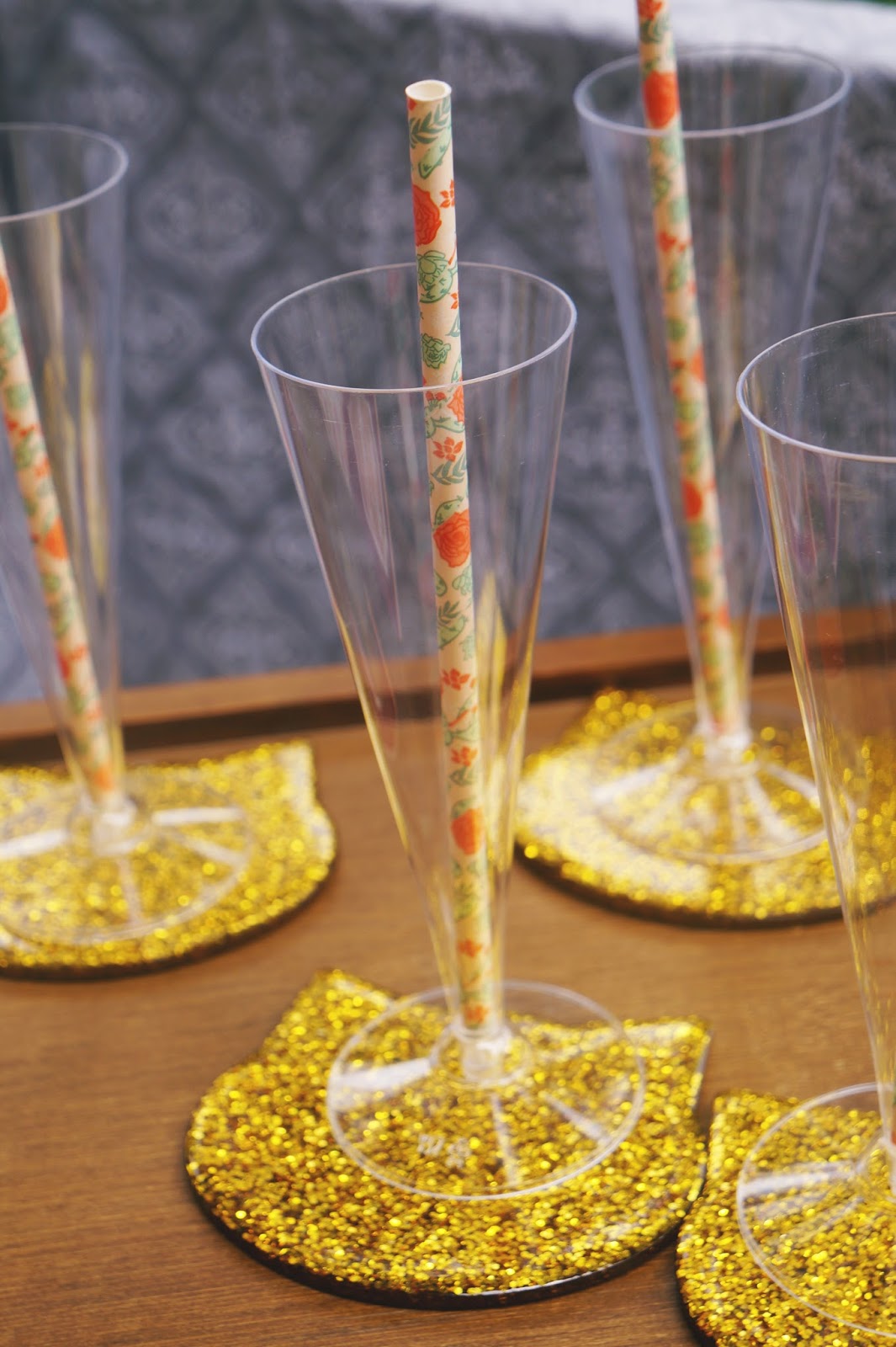 How to Create Your Own Wine Spritzer Bar / Carmen Varner // Lifestyle